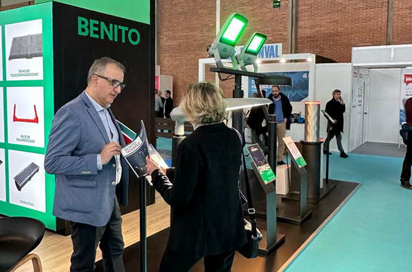 Sube el interés por las tapas de composite de Benito en la Feria SMAGUA